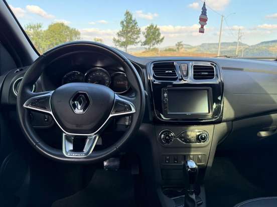 RENAULT-SANDERO-2019