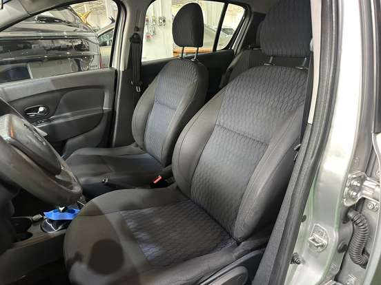 RENAULT-SANDERO-1.6 EXPRESSION 8V FLEX 4P AUTOMATIZADO RENAULT-SANDERO-2015