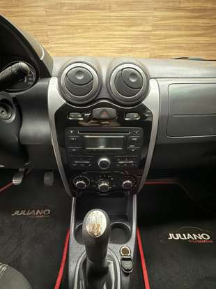 RENAULT-SANDERO-2013