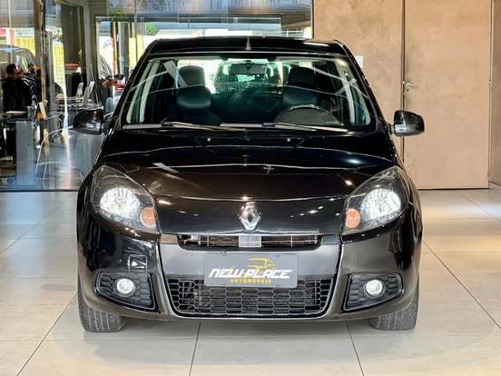 RENAULT-SANDERO-2013