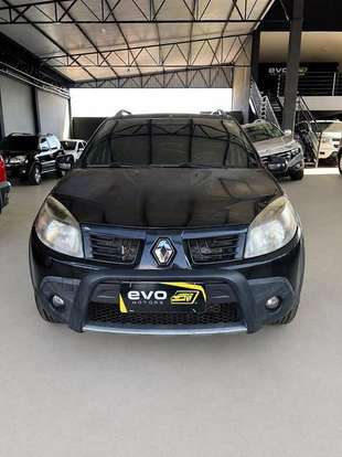 RENAULT-SANDERO-2010