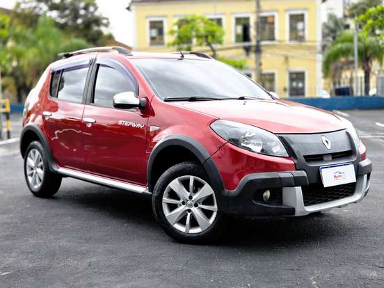 RENAULT-SANDERO-2012