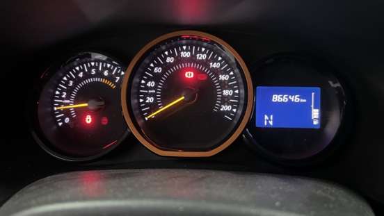 RENAULT-SANDERO-2014