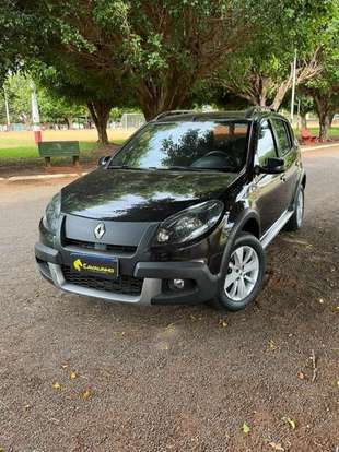 RENAULT-SANDERO-2014