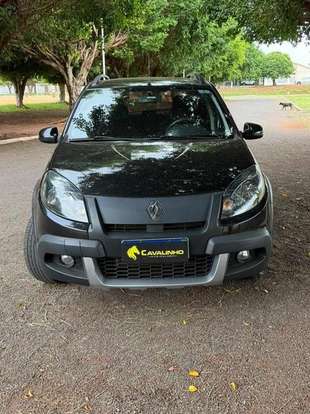 RENAULT-SANDERO-2014