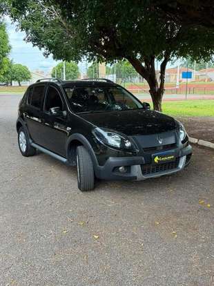 RENAULT-SANDERO-2014
