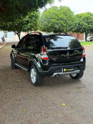 RENAULT-SANDERO-2014