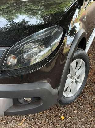 RENAULT-SANDERO-2014