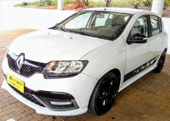RENAULT-SANDERO-2015