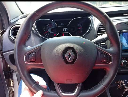RENAULT-CAPTUR-2018