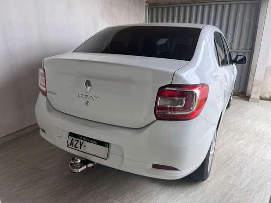 RENAULT-LOGAN-2014