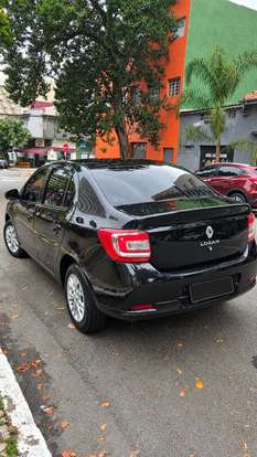 RENAULT-LOGAN-2021