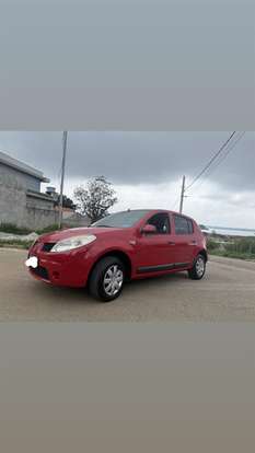 RENAULT-SANDERO-2011