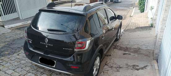 RENAULT-SANDERO-2015