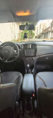 RENAULT-SANDERO-2015