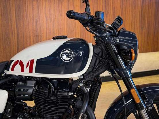 ROYAL ENFIELD-SHOTGUN 650 STENCIL WHITE-2025