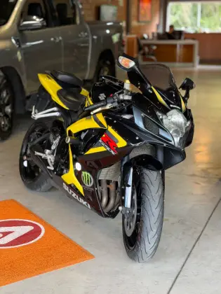 SUZUKI GSX-R750 