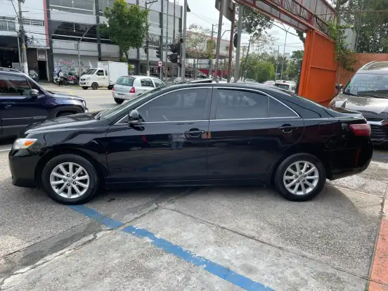TOYOTA-CAMRY-2010