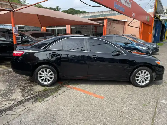 TOYOTA-CAMRY-2010