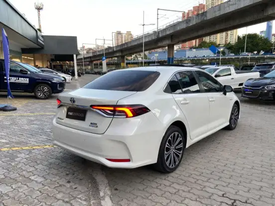 TOYOTA-COROLLA-2023