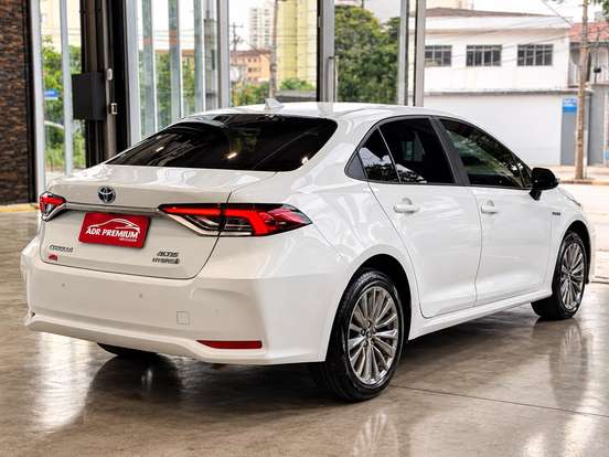 TOYOTA-COROLLA-2024