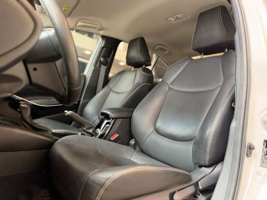 TOYOTA-COROLLA-2024