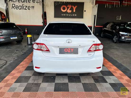 TOYOTA-COROLLA-2013