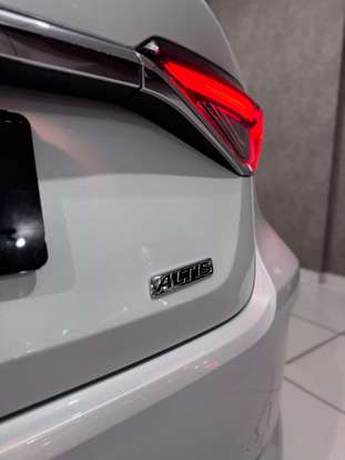 TOYOTA-COROLLA-2025