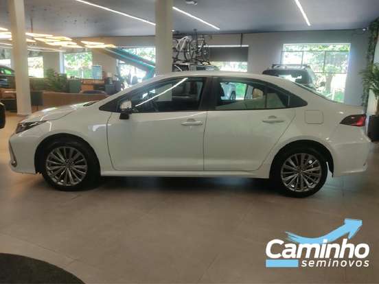 TOYOTA-COROLLA-2024