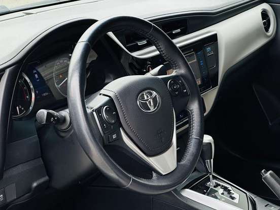 TOYOTA-COROLLA-2017