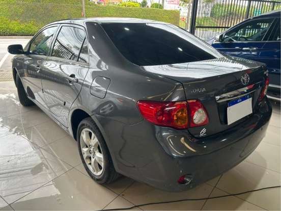 TOYOTA-COROLLA-2011