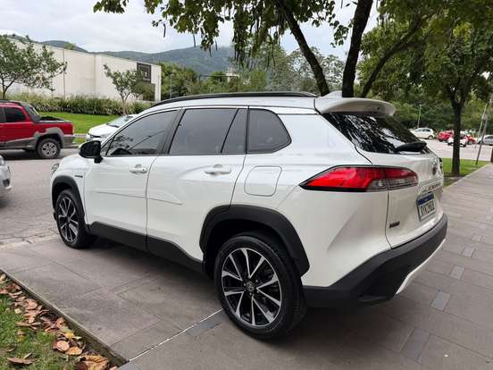 TOYOTA-COROLLA CROSS-2023