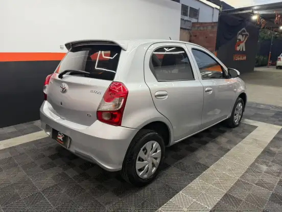 TOYOTA-ETIOS-2019