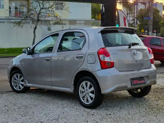 TOYOTA-ETIOS-2016