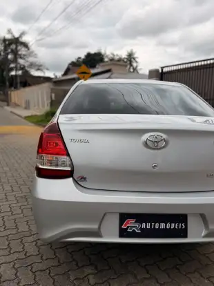TOYOTA-ETIOS-2019