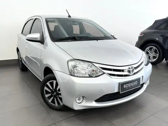 TOYOTA-ETIOS-2016