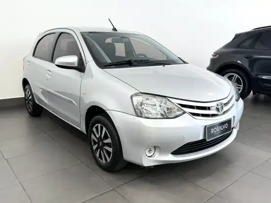 TOYOTA-ETIOS-2016