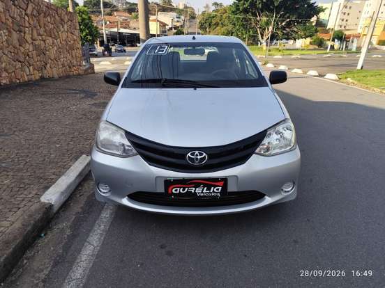 TOYOTA-ETIOS-2013