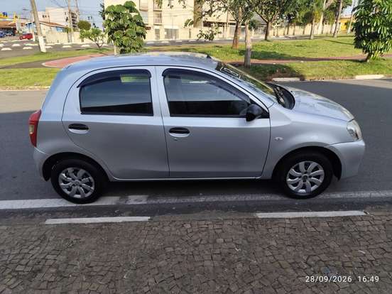 TOYOTA-ETIOS-2013