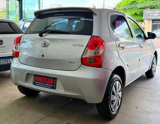 TOYOTA-ETIOS-2016
