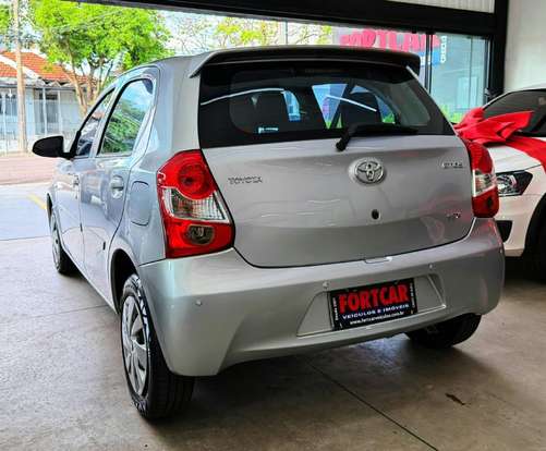 TOYOTA-ETIOS-2016