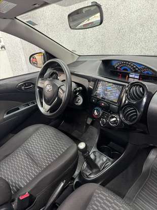 TOYOTA-ETIOS-1.3 X 16V FLEX 4P MANUAL TOYOTA-ETIOS-2015