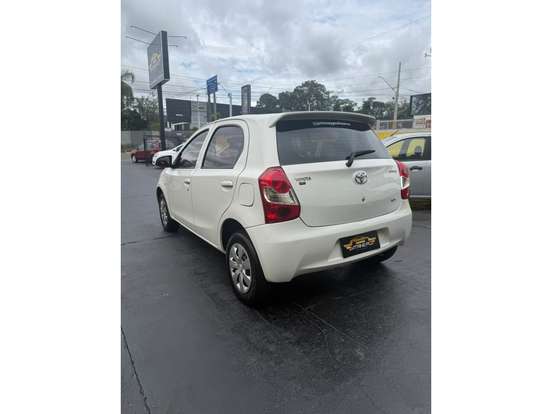 TOYOTA-ETIOS-2016