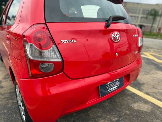 TOYOTA-ETIOS-1.3 X 16V FLEX 4P MANUAL TOYOTA-ETIOS-2014
