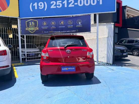 TOYOTA-ETIOS-1.3 XS 16V FLEX 4P MANUAL TOYOTA-ETIOS-2013