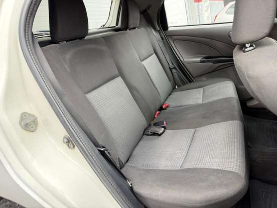 TOYOTA-ETIOS-1.3 XS 16V FLEX 4P MANUAL TOYOTA-ETIOS-2013