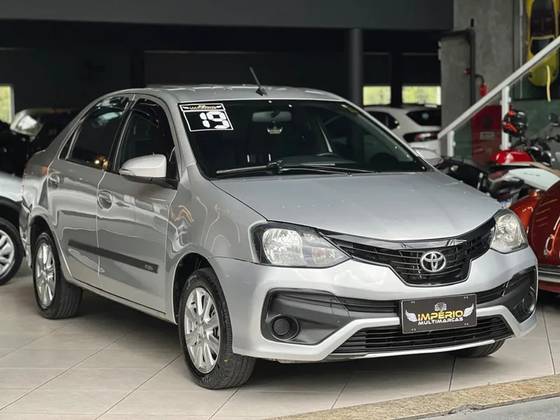 TOYOTA ETIOS 1.5 X PLUS SEDAN 16V FLEX 4P AUTOMÁTICO