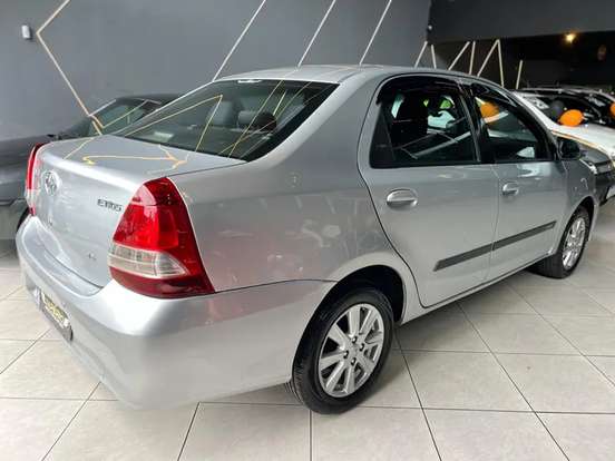 TOYOTA-ETIOS-1.5 X PLUS SEDAN 16V FLEX 4P AUTOMÁTICO TOYOTA-ETIOS-2018