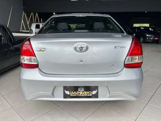 TOYOTA-ETIOS-2018