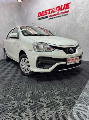TOYOTA-ETIOS-2017